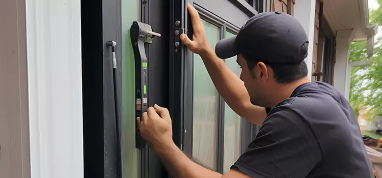 Fix Latch on Sliding Door Eloy